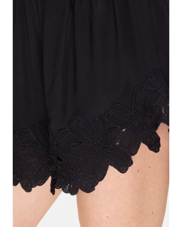 A PAPER KID Shorts donna con pizzo Nero